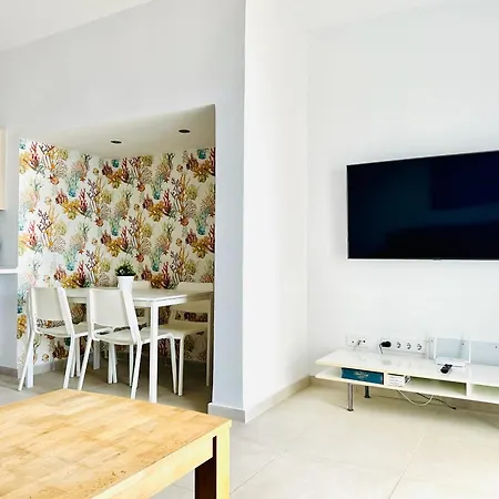 Apartmán Pambnb - Modern Beachfront Hideaway