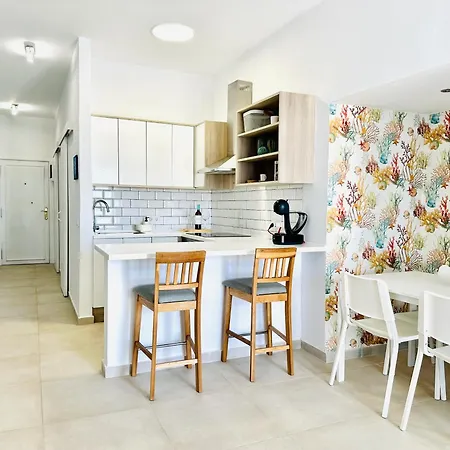 דירה Pambnb - Modern Beachfront Hideaway