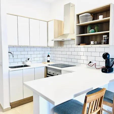 דירה Pambnb - Modern Beachfront Hideaway