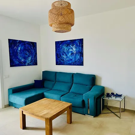 Apartmán Pambnb - Modern Beachfront Hideaway *