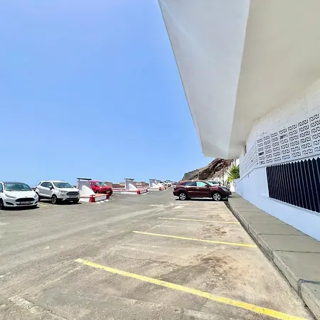 Pambnb - Modern Beachfront Hideaway Appartement *