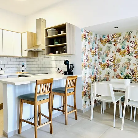 Daire Pambnb - Modern Beachfront Hideaway Santa Cruz de Tenerife
